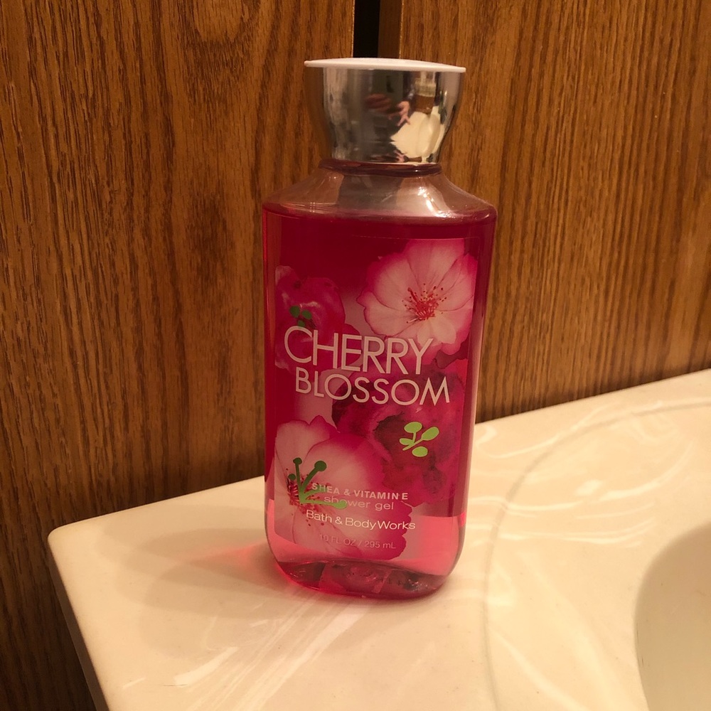 🌻5/$25🌻 Shower gel